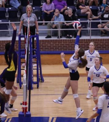 The Wills Point Lady Tigers continued to inch their way closer towards the start of district play last week, hitting the court against Sulphur Springs, Brownsboro, Farmersville and Edgewood. Photo courtesy of WPHS Yearbook staff